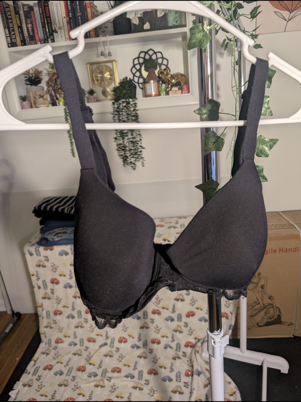 Black T-Shirt Bra - Fits Like 36D or 34D - Women Intimates